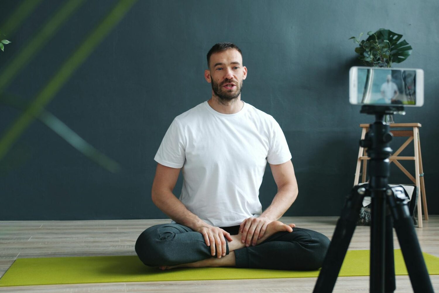 Prendre un coaching yoga : à domicile, en studio ou en ligne