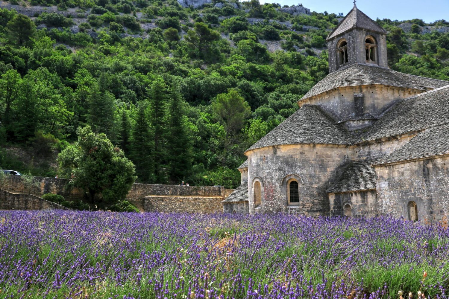 Retraite spirituelle en France : abbayes, ashrams et lieux laïcs
