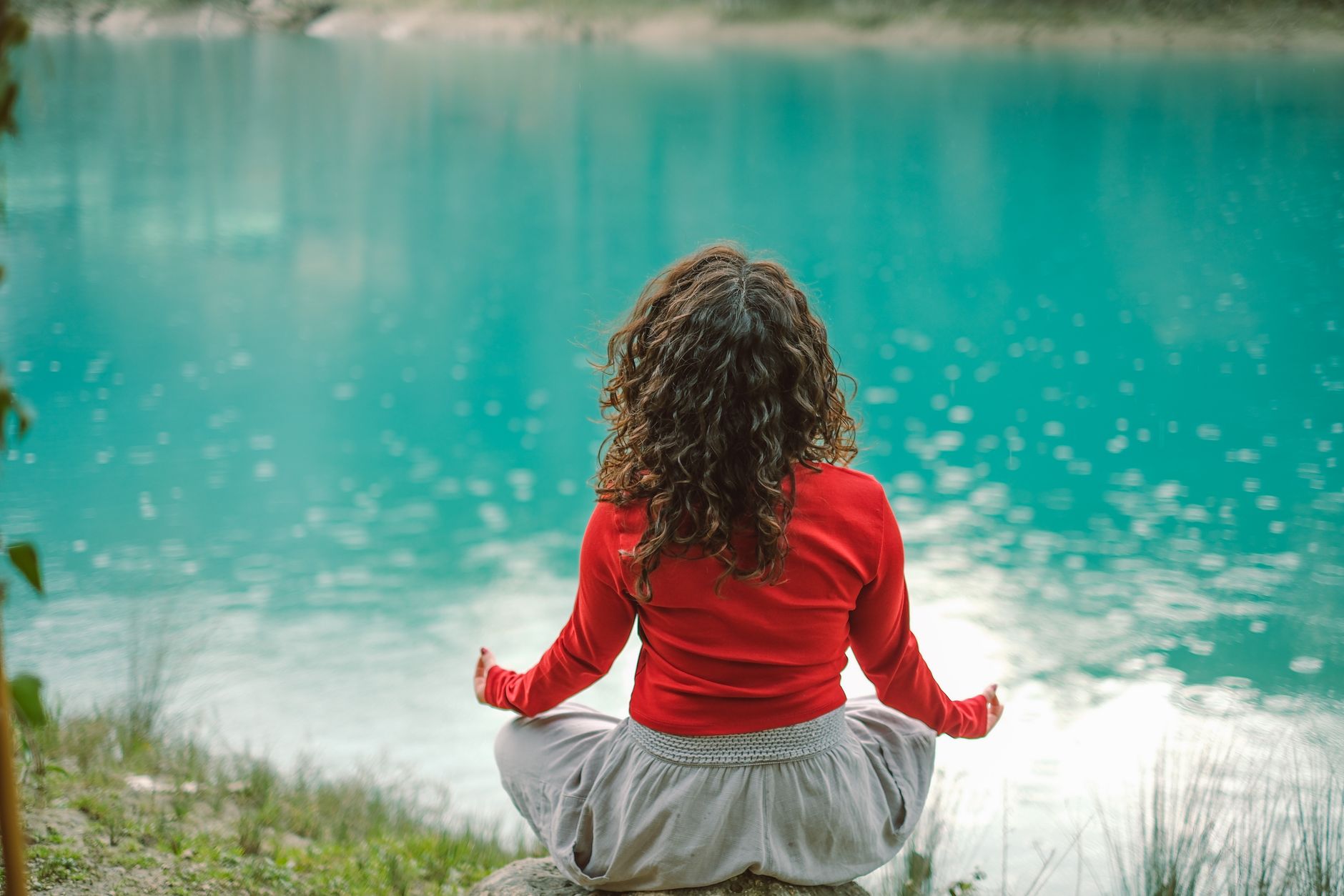 Méditation : mode d’emploi pour maigrir de façon durable et sereine — méditation yoga nature sereine