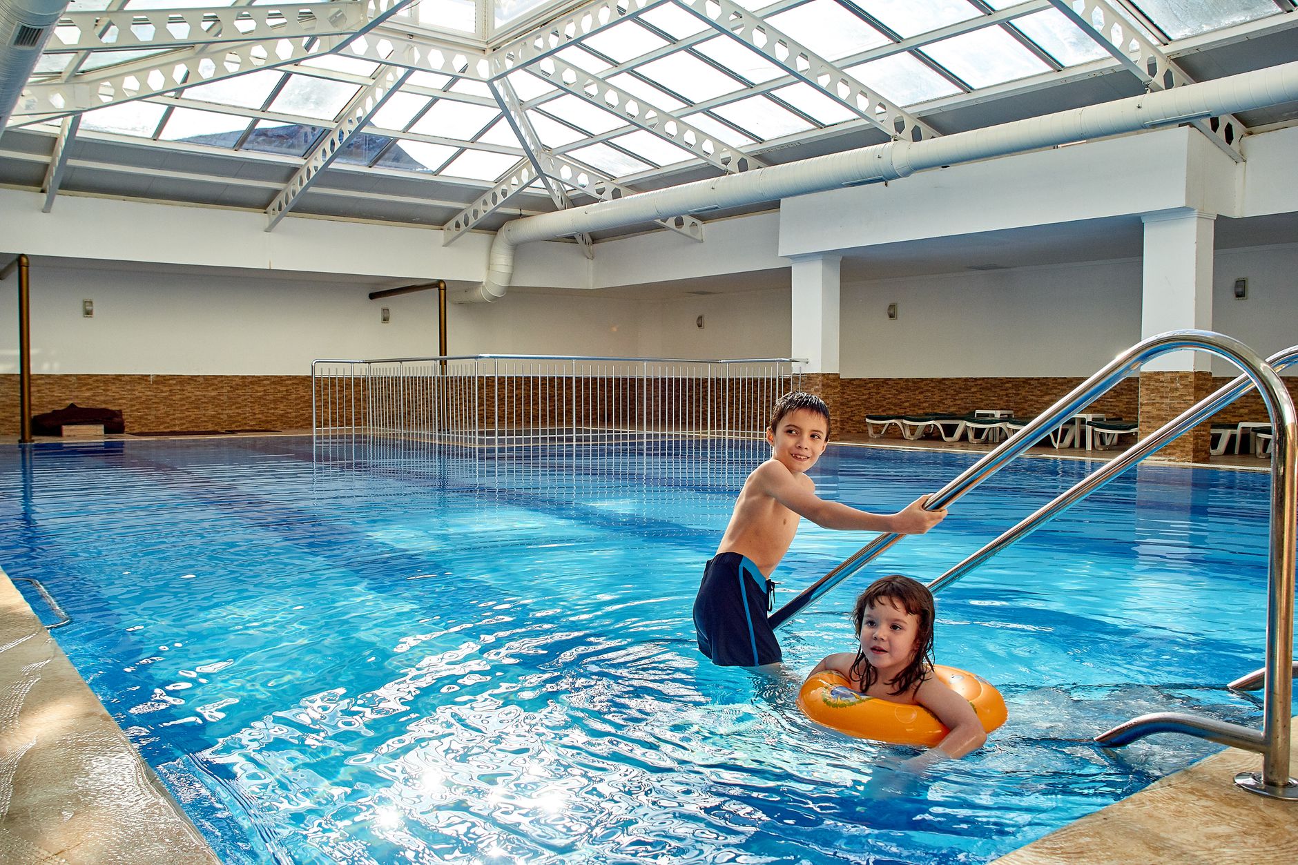 Cap Provence : un espace aquatique pensé pour tous les besoins et envies — parc aquatique intérieur famille